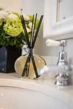 Load image into Gallery viewer, Premium Reed Diffuser - The Crown