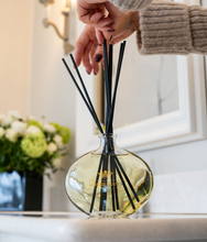 Load image into Gallery viewer, Premium Reed Diffuser - The Fan